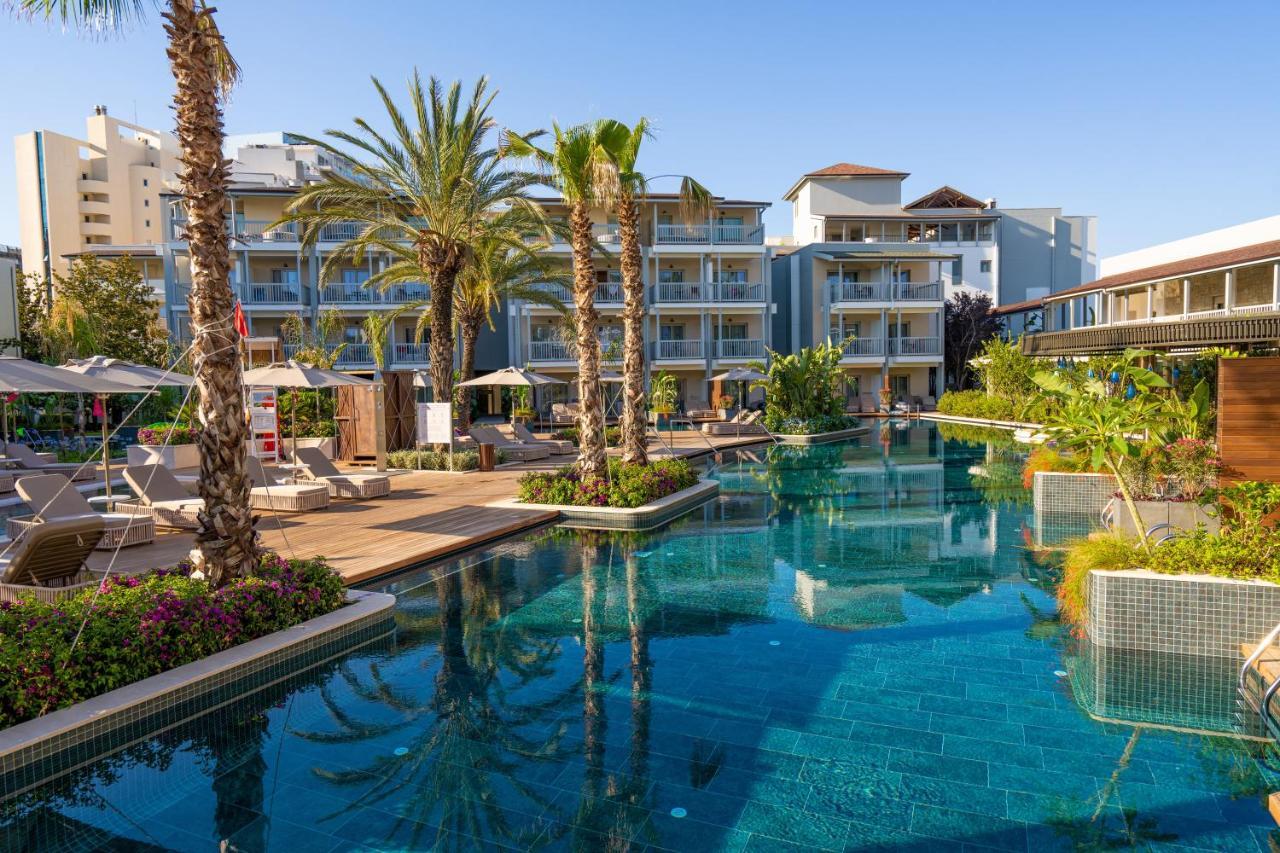 Lara Barut Collection Hotel Antalya Ngoại thất bức ảnh The pool at the Royal Beach Palace